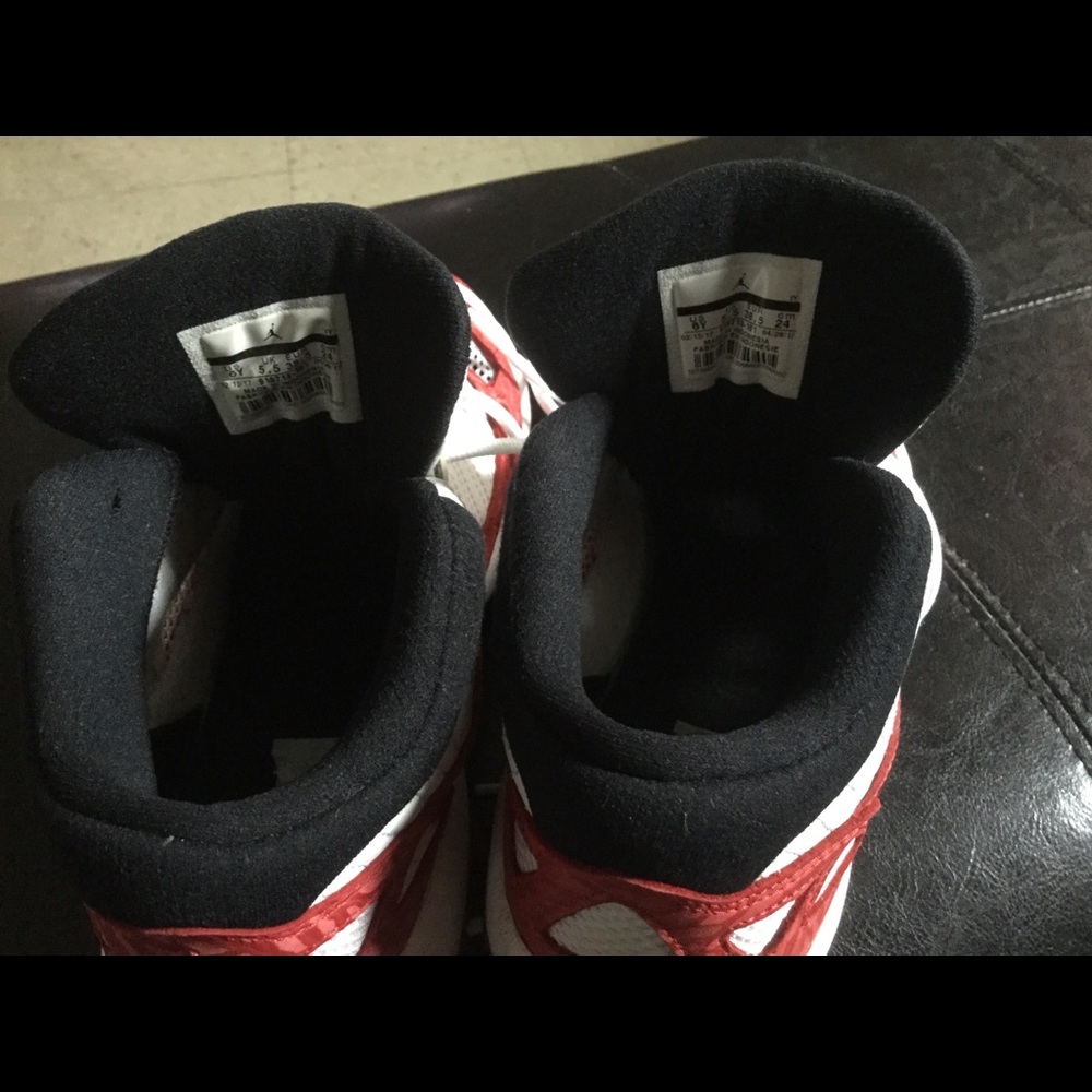 Jordan sneaker boys size 6